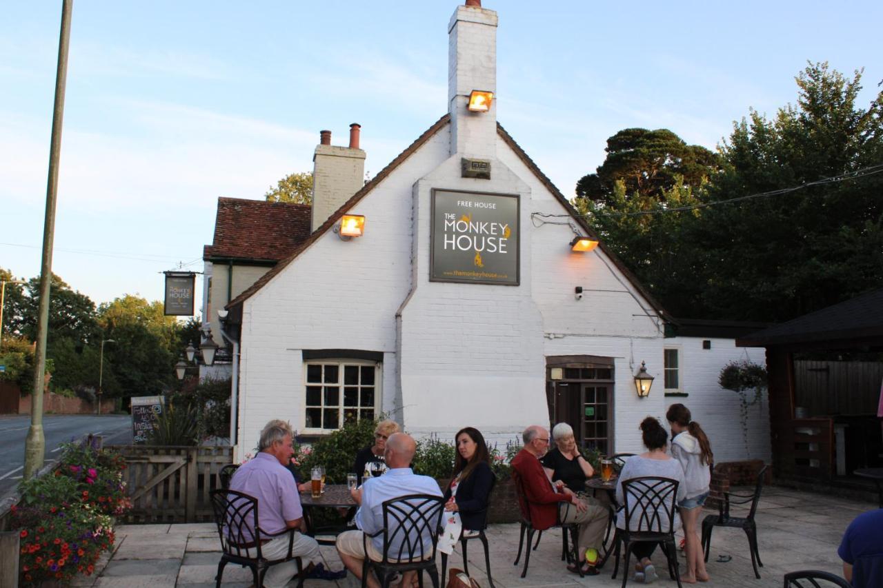 Hotel Monkey Brewhouse Lymington Exterior foto