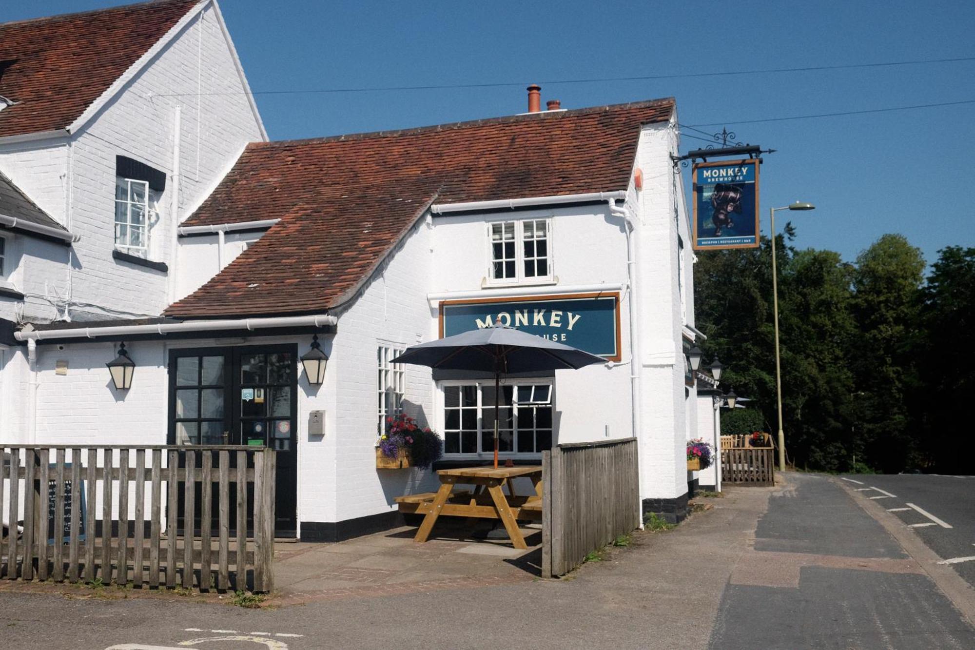 Hotel Monkey Brewhouse Lymington Exterior foto