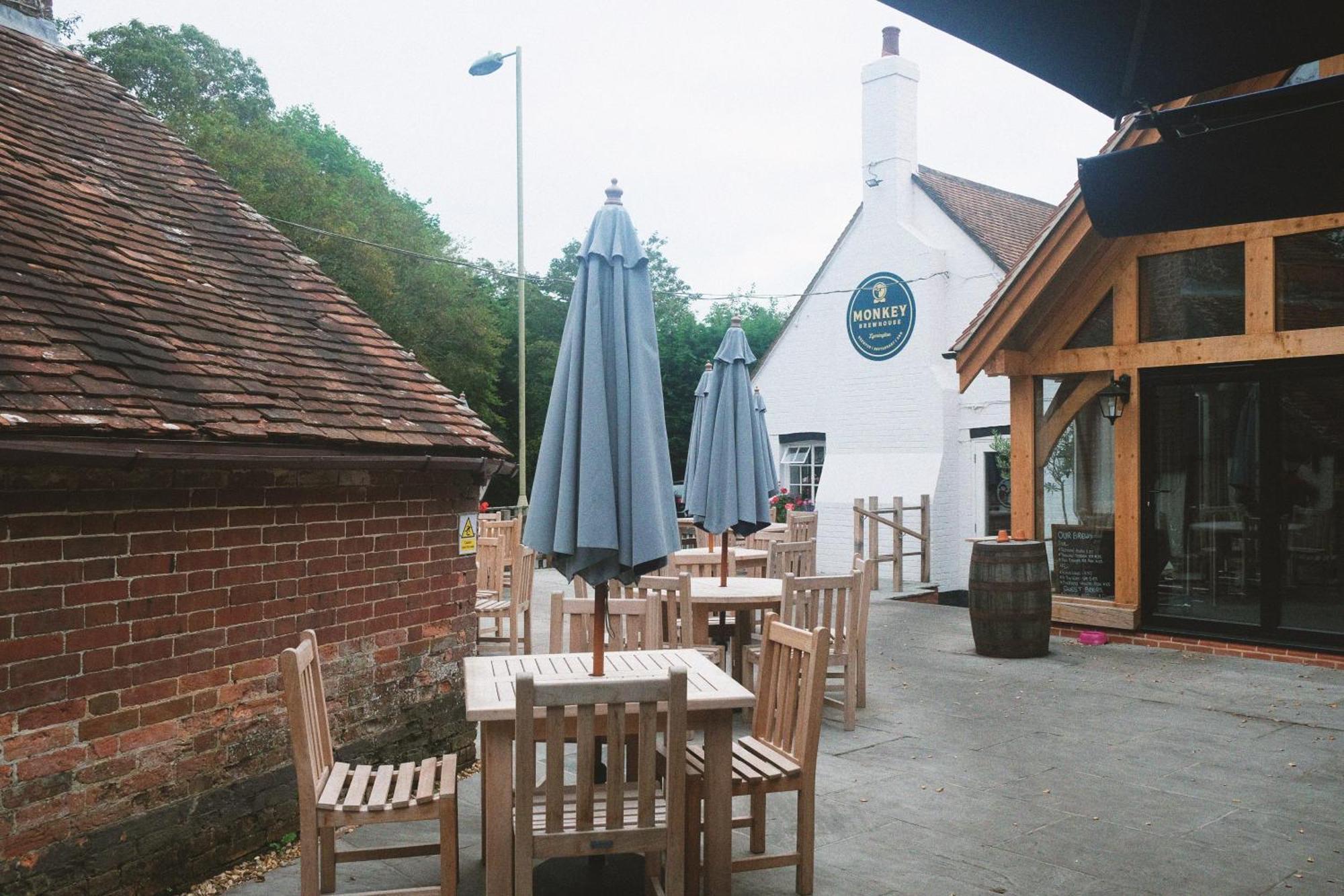 Hotel Monkey Brewhouse Lymington Exterior foto